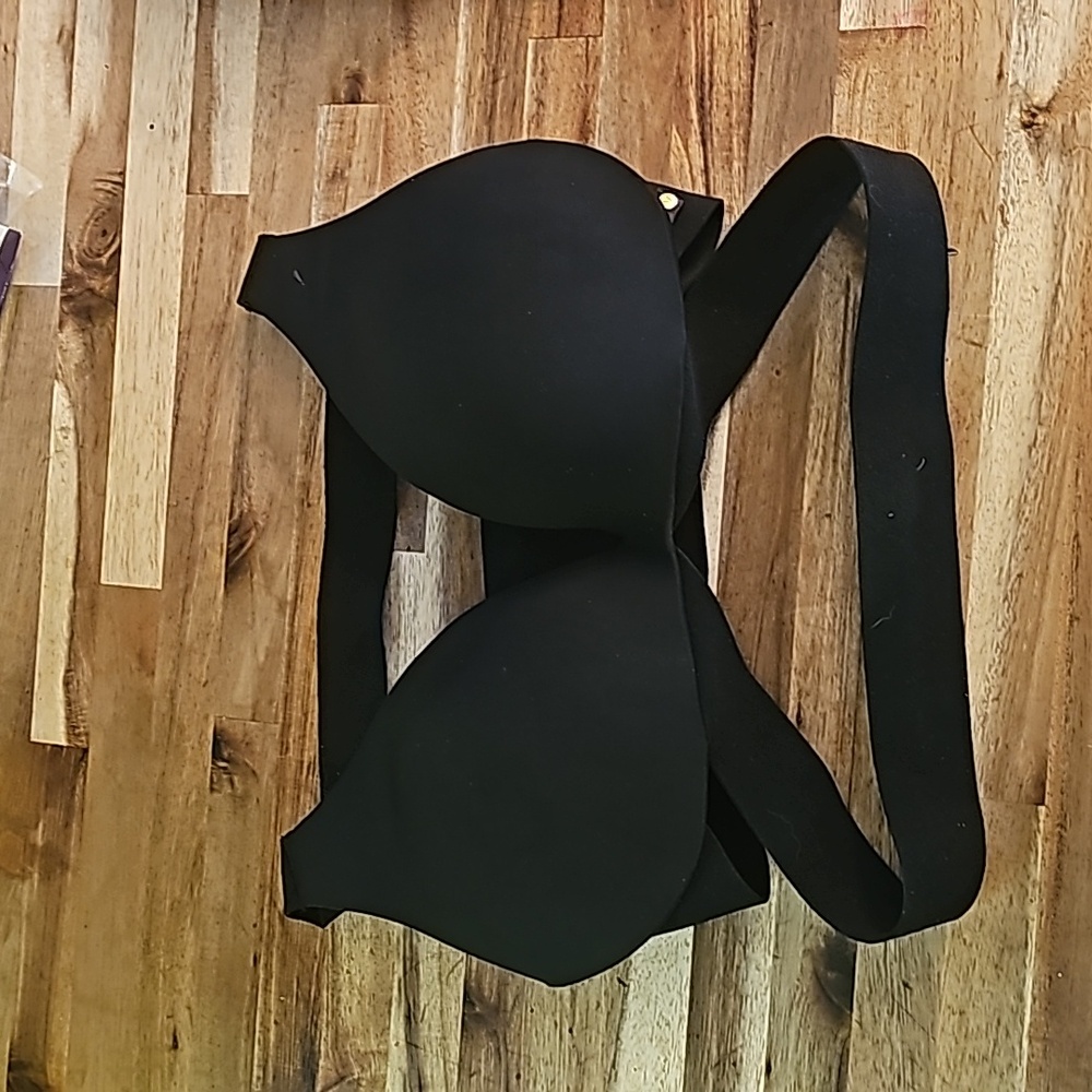 Victoria's secret bra padded no wite 32C